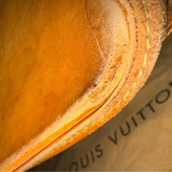 Louis Vuitton Classic Brown Monogram Shoulder Bag - Picture 3 of 12